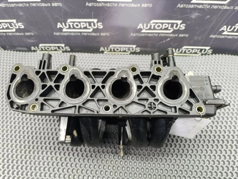 Впускной коллектор Renault Logan 1.4 2005-2016 - миниатюра 9