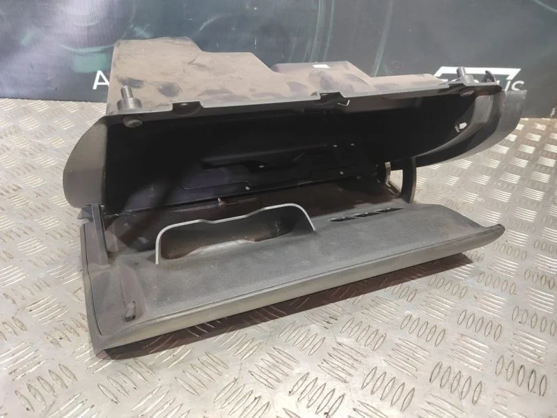 Бардачок Volkswagen Polo 5 1.6 2009-2015 - миниатюра 6