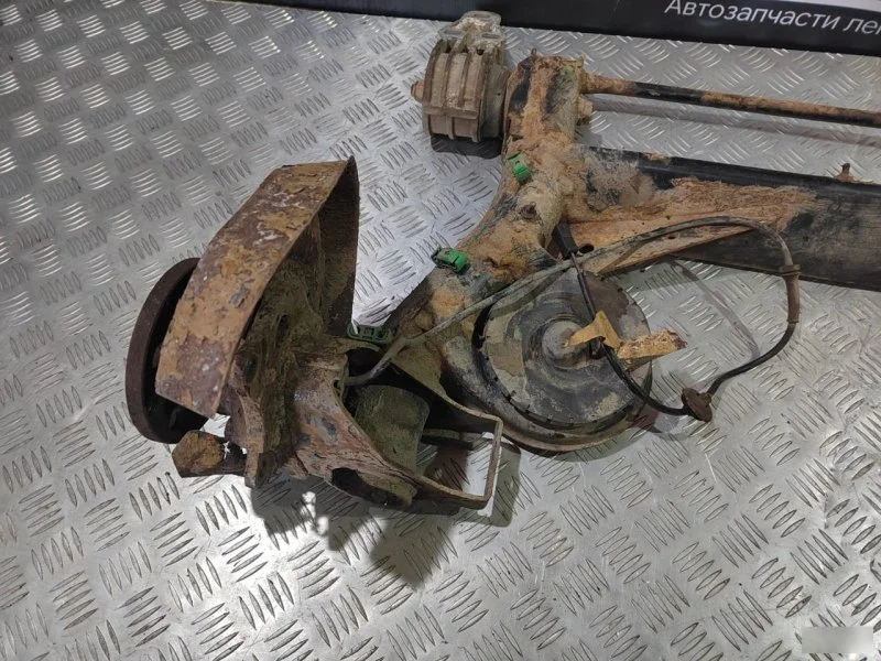 Балка подвески задняя Audi A6 C5 2.4L 1997-2005 - миниатюра 2