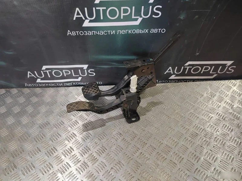 Блок педалей Volkswagen Jetta 4 2.0 1999-2005 - изображение 1