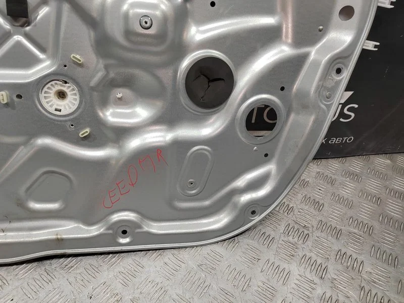 Стеклоподъемный механизм передний правый Kia Ceed - миниатюра 4