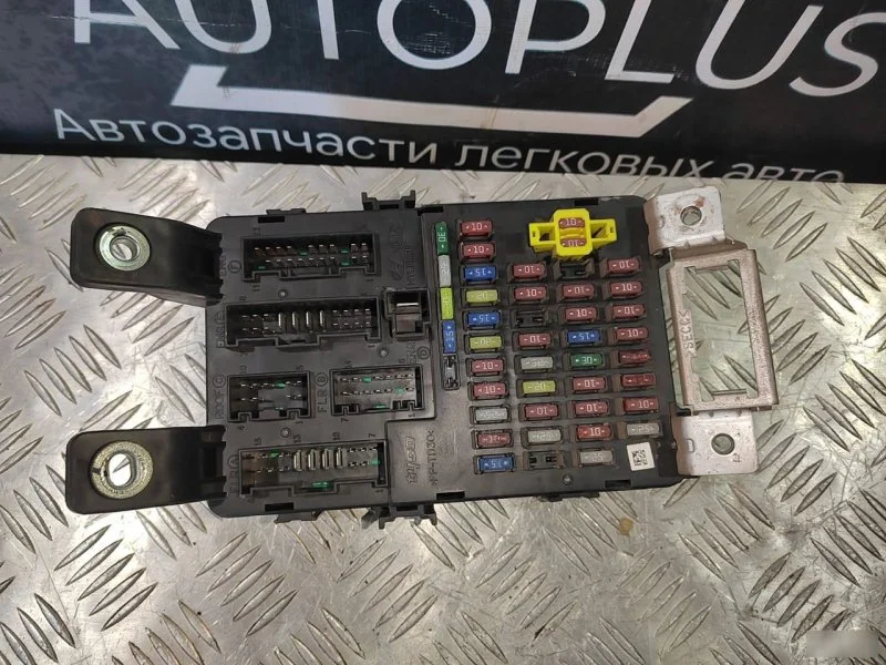 Блок предохранителей Hyundai Verna 1.4 2006-2010 - миниатюра 2