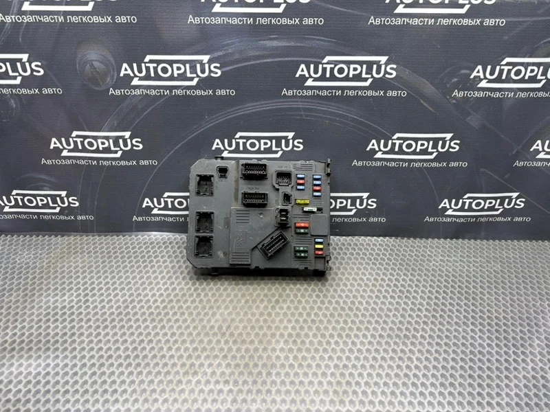 Блок предохранителей Peugeot 206 1.4 1998-2010 - изображение 1