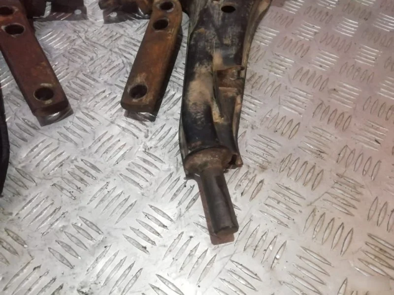 Рычаги передние Nissan Primera P12 1.6 2001-2007 - миниатюра 5