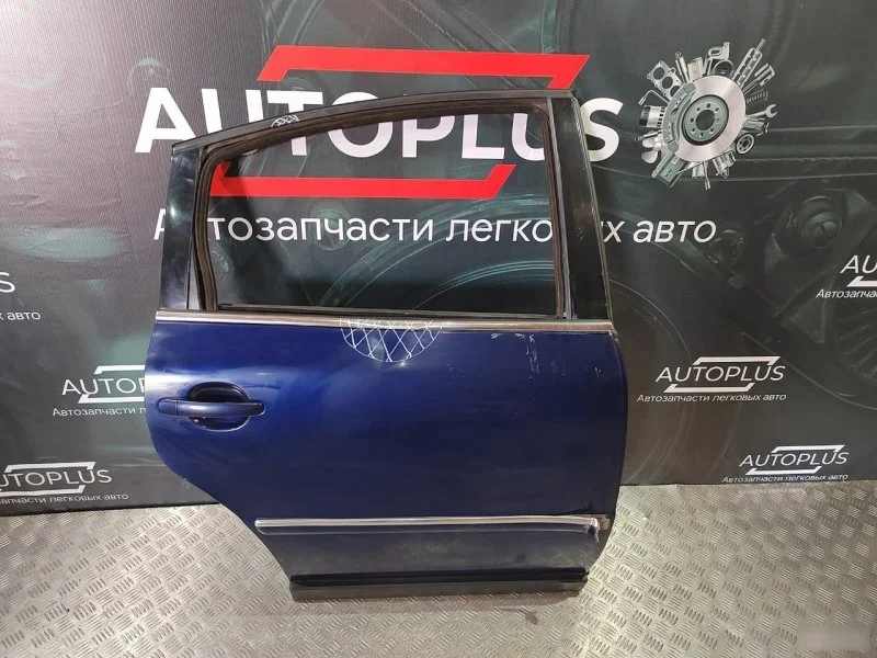 Дверь боковая задняя правая Volkswagen Passat B5 - изображение 1