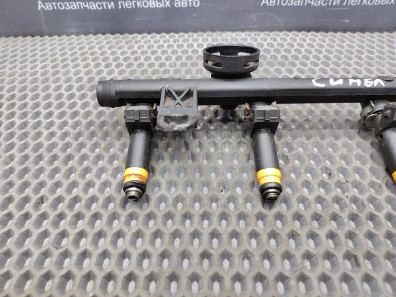 Топливная рампа Renault Symbol 1.4 K7J700 2004 - миниатюра 2