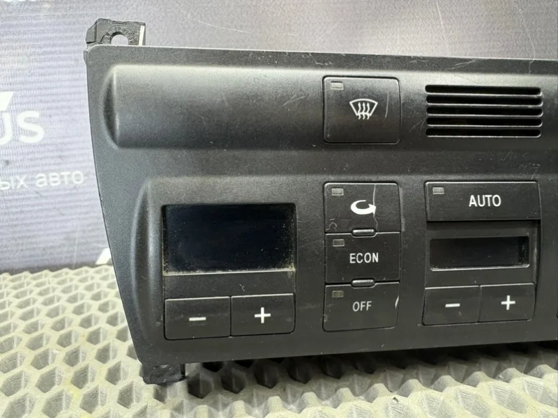 Блок управления климат-контролем Audi A6 C5 2.4L - миниатюра 2