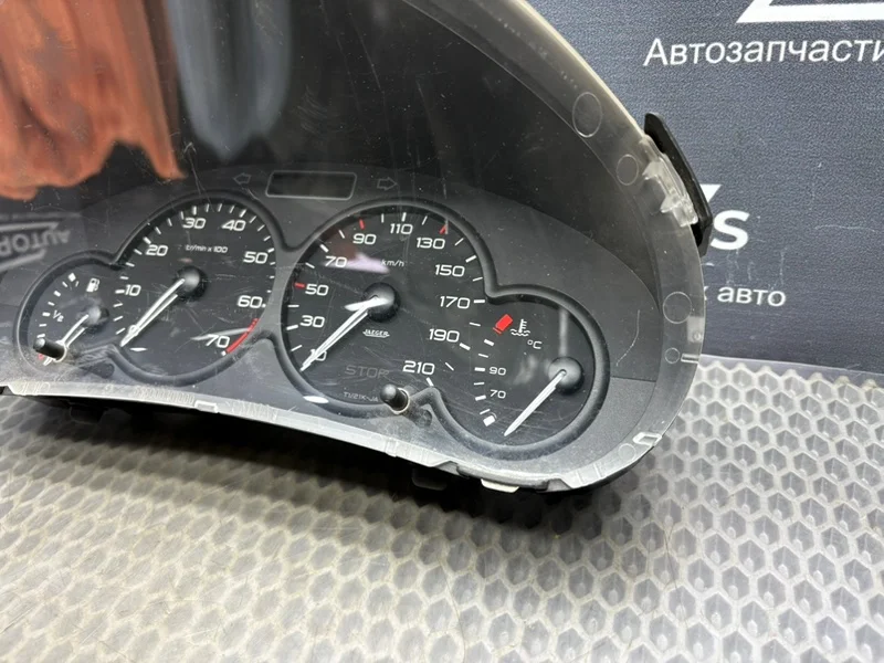 Панель приборов Peugeot 206 1.4 1998-2010 - миниатюра 4