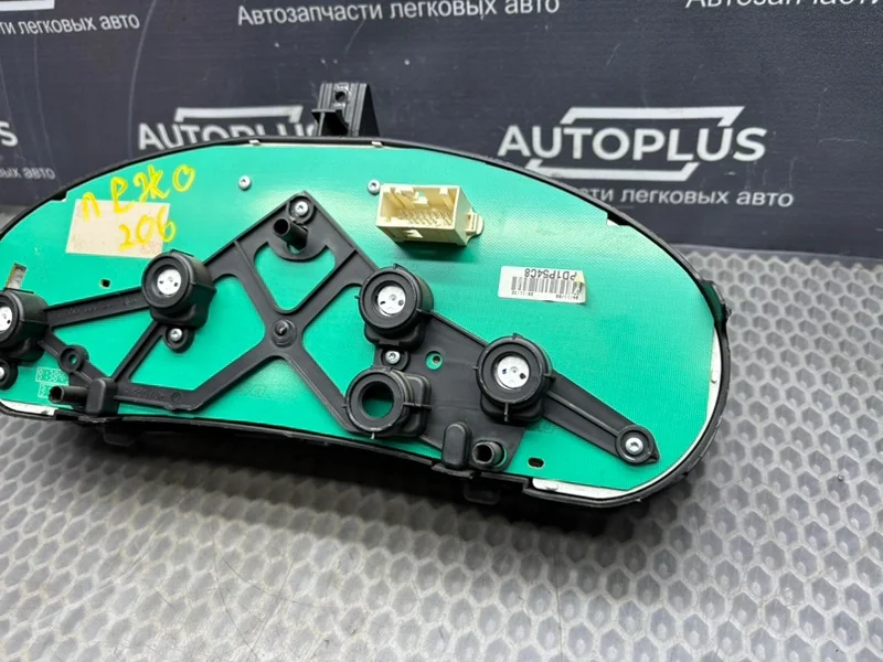 Панель приборов Peugeot 206 1.4 1998-2010 - миниатюра 8
