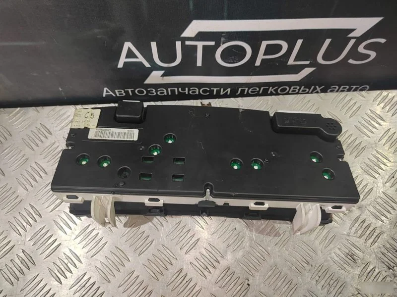 Панель приборов Toyota Corolla E120 1.6 2000-2007 - миниатюра 7