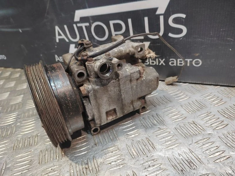 Компрессор кондиционера Mazda Premacy 2.0 FS 2002 - миниатюра 2