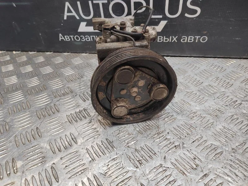 Компрессор кондиционера Mazda Premacy 2.0 FS 2002 - миниатюра 3