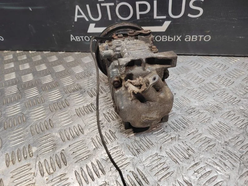 Компрессор кондиционера Mazda Premacy 2.0 FS 2002 - миниатюра 4