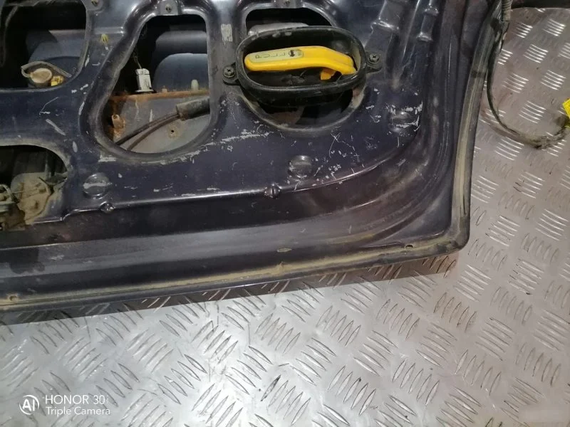 Крышка багажника Hyundai Elantra XD 2003-2009 - миниатюра 10