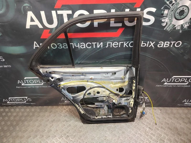 Дверь боковая задняя левая Mercedes Benz C-Class - миниатюра 2