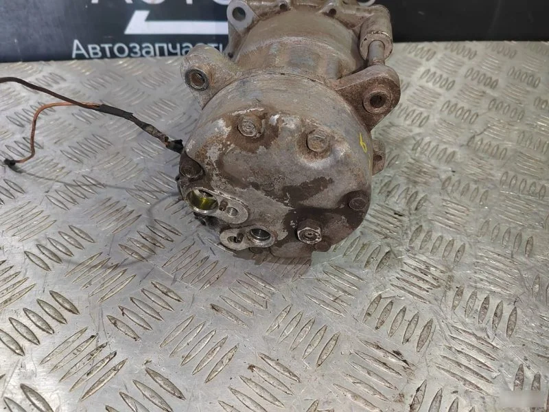 Компрессор кондиционера Volkswagen Jetta 4 AEG - миниатюра 6