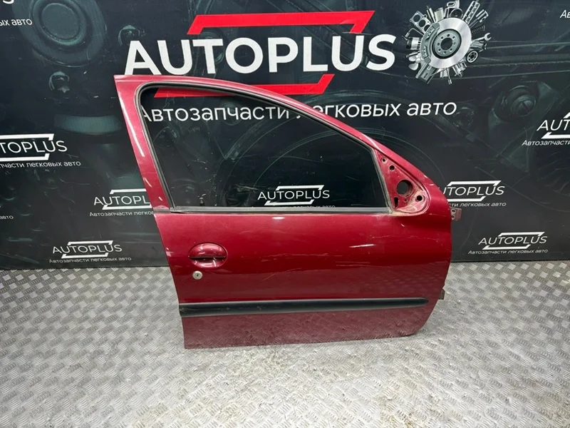 Дверь боковая передняя правая Peugeot 206 1.4 - изображение 1