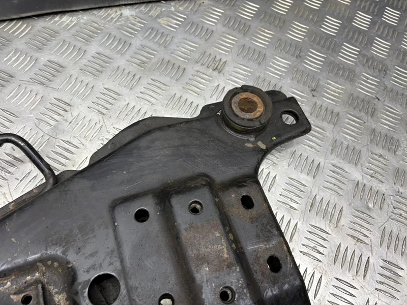 Подрамник Ford Focus 2 1.4 2004-2011 - миниатюра 9