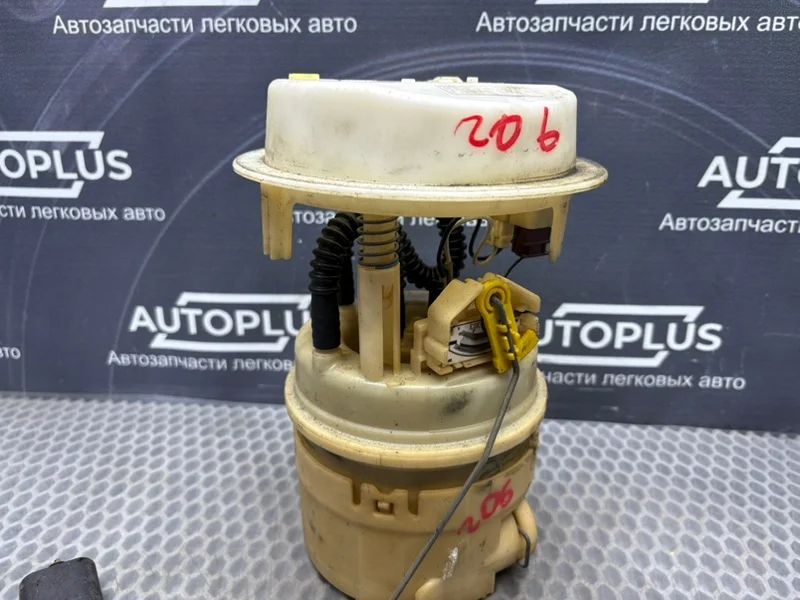 Топливный насос Peugeot 206 ХЭТЧБЕК 1.4 KFW 2001 - миниатюра 3