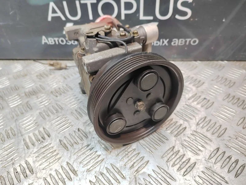 Компрессор кондиционера Mazda Premacy 2.0 FS 2002 - миниатюра 2