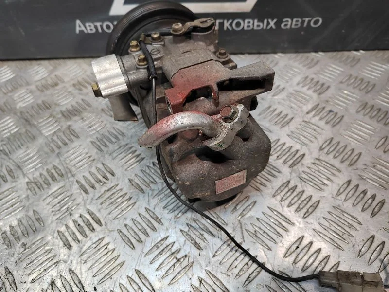Компрессор кондиционера Mazda Premacy 2.0 FS 2002 - миниатюра 3