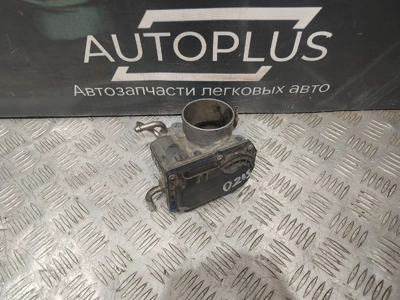 Дроссельная заслонка Toyota Camry XV40 2AZ-FE - изображение 1