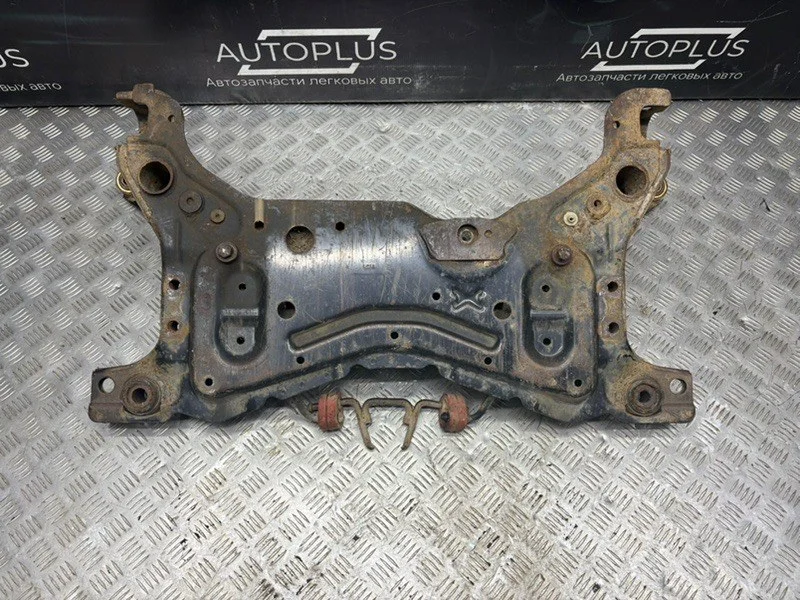 Подрамник Ford Focus 2 1.8 2004-2011 - миниатюра 9