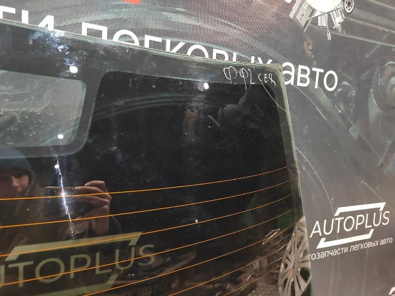 Стекло заднее Ford Focus СЕДАН 1.8 QQDB 2007 - миниатюра 4