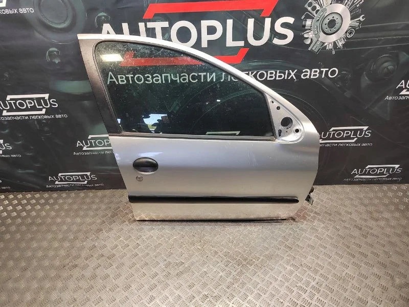 Дверь боковая передняя правая Peugeot 206 1.4 KFW - изображение 1
