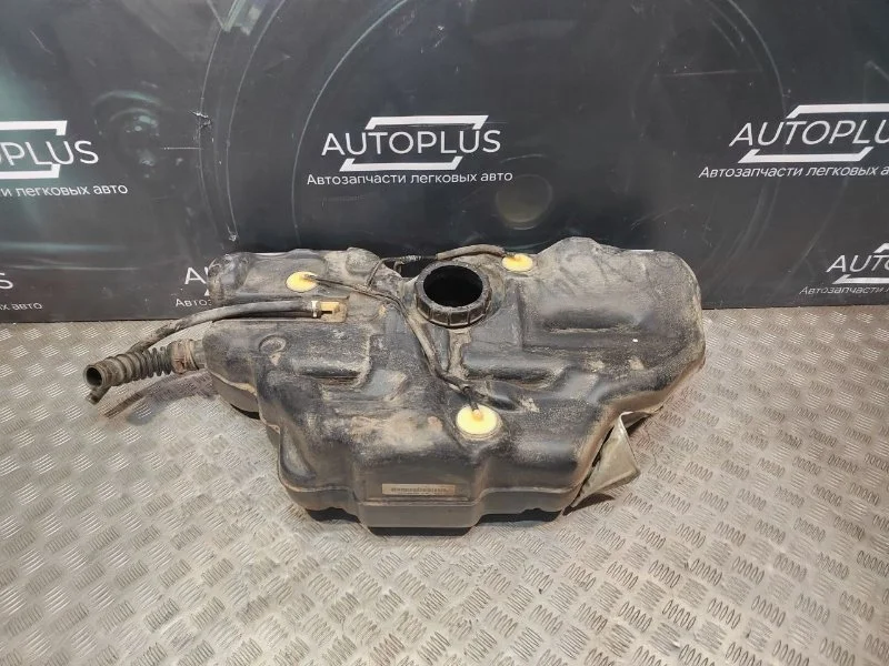 Топливный бак Nissan Micra K11E 1.0 CG10 2002