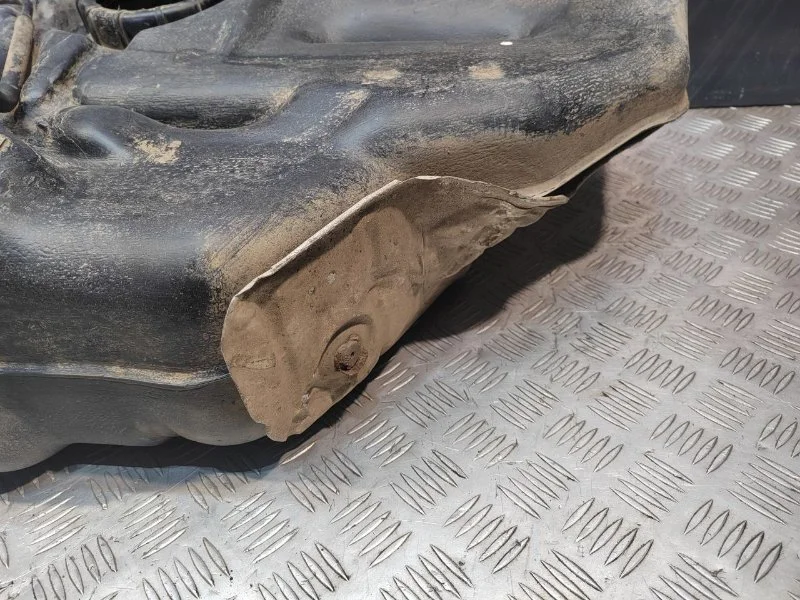 Топливный бак Nissan Micra K11E 1.0 CG10 2002 - миниатюра 8