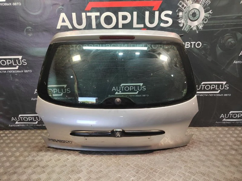 Дверь багажника Peugeot 206 1.4 KFW 2001 - изображение 1