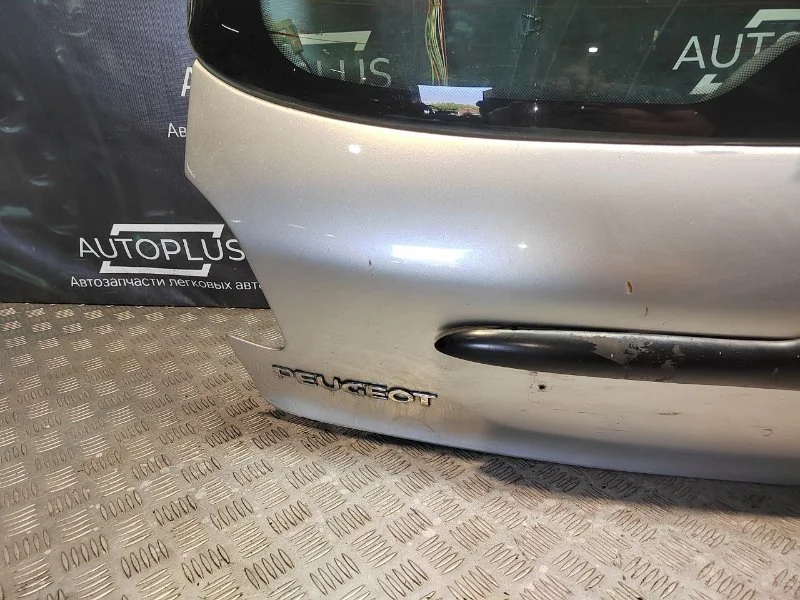 Дверь багажника Peugeot 206 1.4 KFW 2001 - миниатюра 3