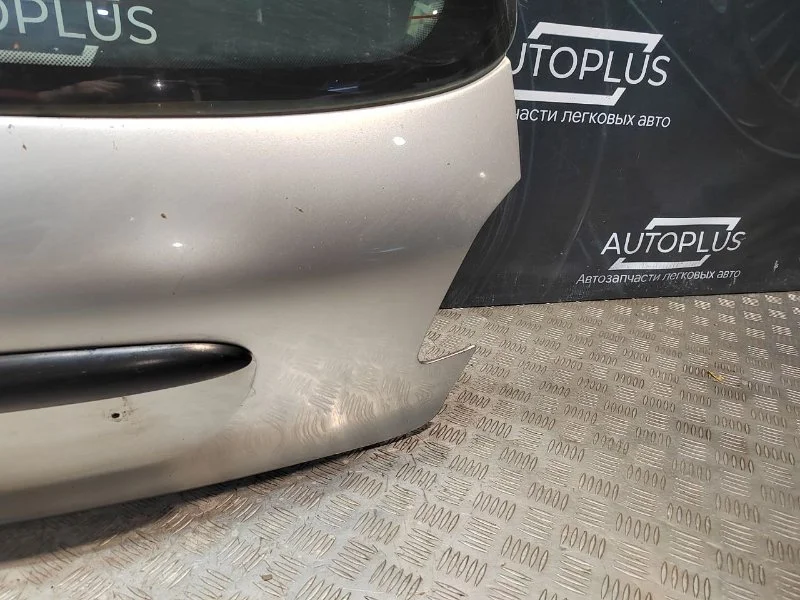 Дверь багажника Peugeot 206 1.4 KFW 2001 - миниатюра 4