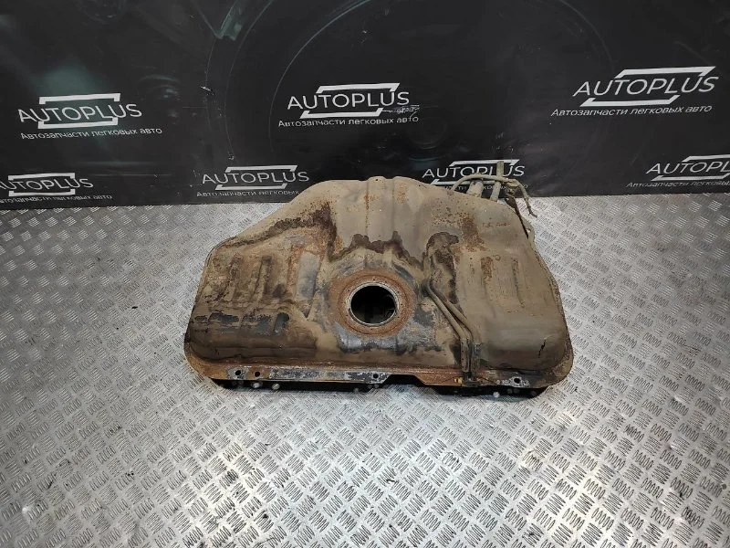 Топливный бак Nissan Almera N15 GA16 1995-2000 - изображение 1