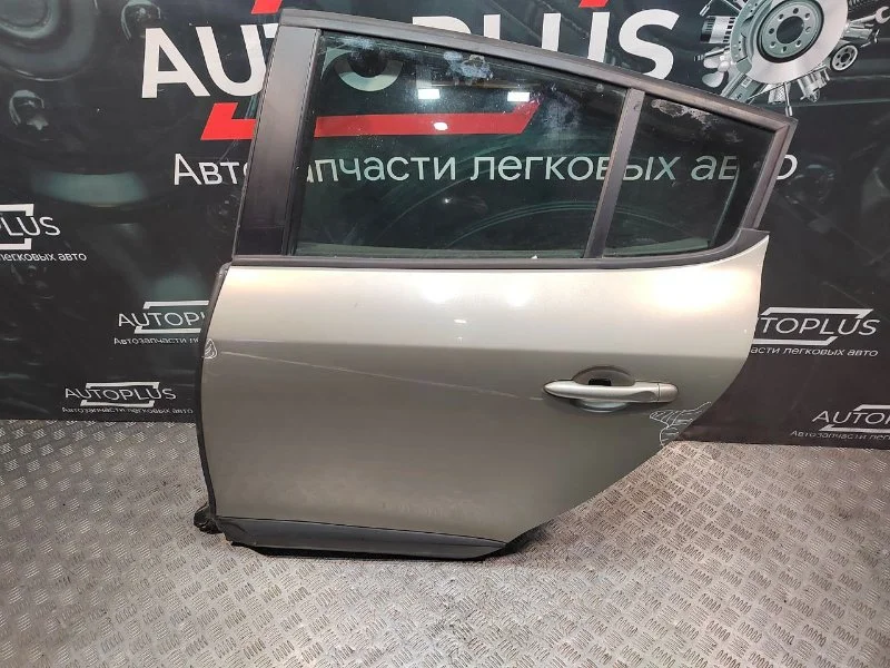 Дверь боковая задняя левая Renault Megane ХЭТЧБЕК - изображение 1