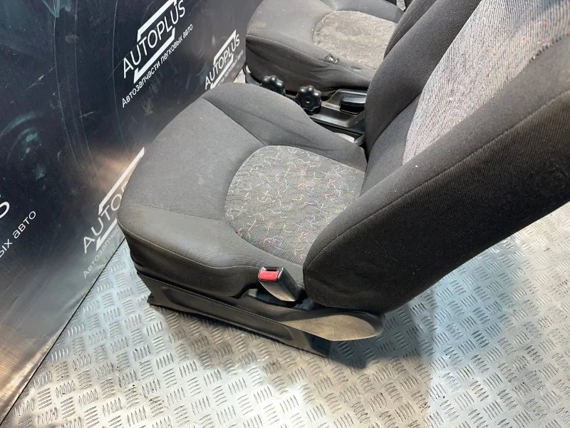 Сиденье переднее правое Hyundai Matrix 1.6 G4ED - миниатюра 6