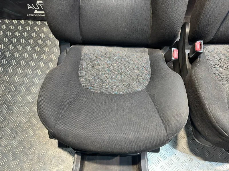 Сиденье переднее правое Hyundai Matrix 1.6 G4ED - миниатюра 8