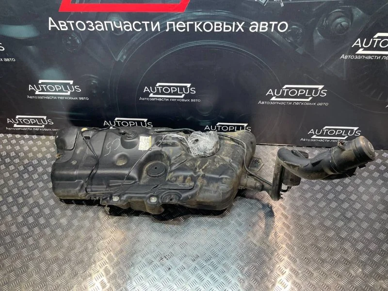 Топливный бак Citroen C5 ХЭТЧБЕК 2.0 16V - изображение 1