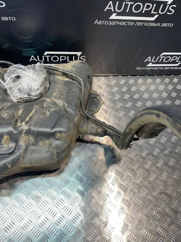 Топливный бак Citroen C5 ХЭТЧБЕК 2.0 16V - миниатюра 9