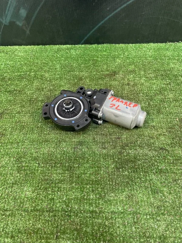 Моторчик стеклоподъемника задний левый Hyundai - изображение 1
