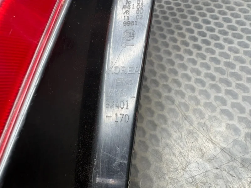 Фонарь задний левый Hyundai Matrix 1.6 G4ED 2001 - миниатюра 10