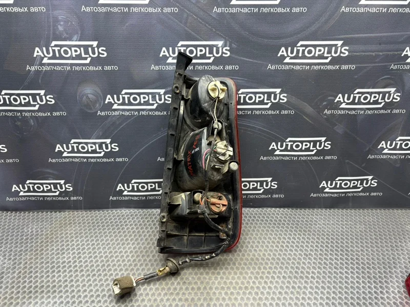 Фонарь задний левый Hyundai Matrix 1.6 G4ED 2001 - миниатюра 6