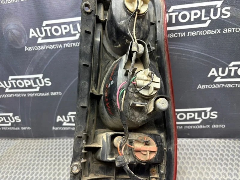 Фонарь задний левый Hyundai Matrix 1.6 G4ED 2001 - миниатюра 8