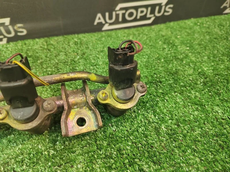 Топливная рампа Nissan Almera N15 GA16 1995-2000 - миниатюра 9