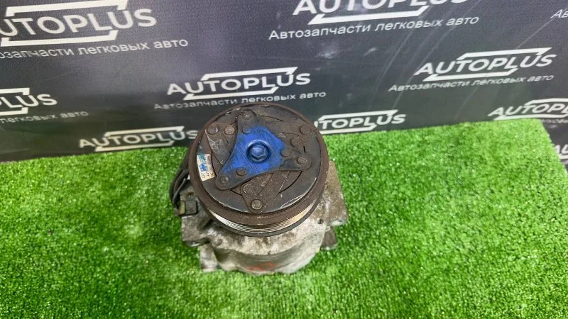 Компрессор кондиционера Toyota Corolla E120 1.4 - миниатюра 2