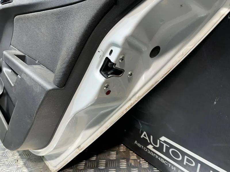 Дверь боковая задняя правая Opel Astra H 3 - миниатюра 8