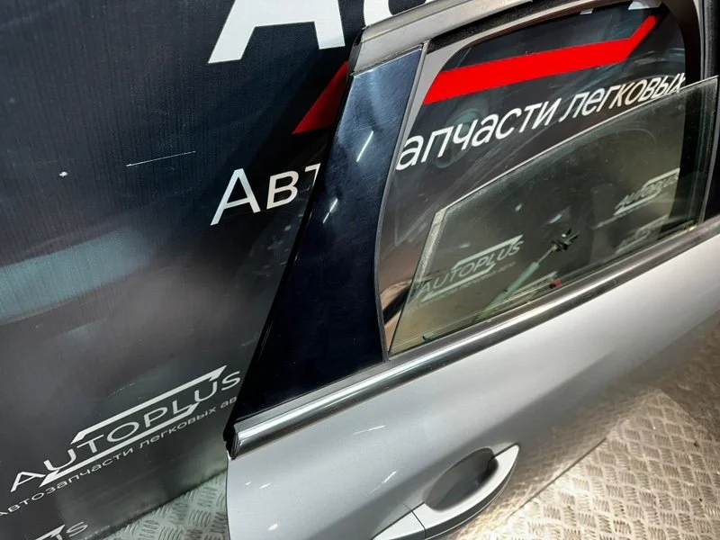 Дверь боковая задняя правая Ford Focus СЕДАН 1.6 - миниатюра 2