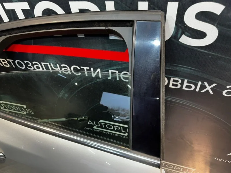 Дверь боковая задняя правая Ford Focus СЕДАН 1.6 - миниатюра 3