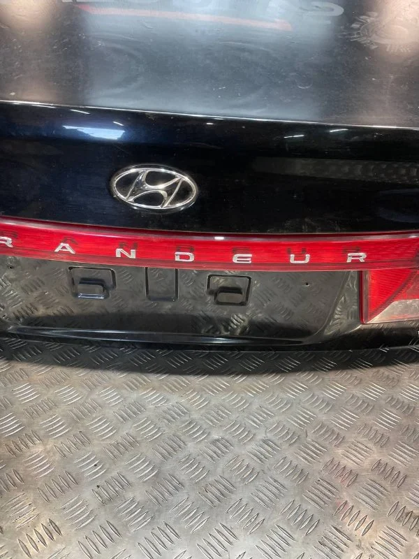 Крышка багажника Hyundai Grandeur 4 2.7 G6EA 2008 - миниатюра 4